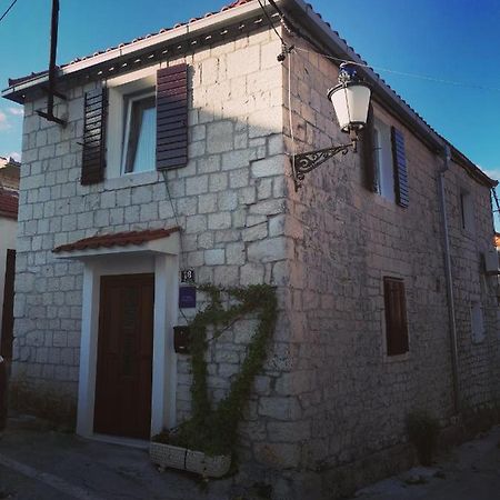 Апартаменти Stone House Слатине Екстер'єр фото